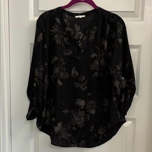 Maurices Black Floral V-Neck Roll-Tab Blouse